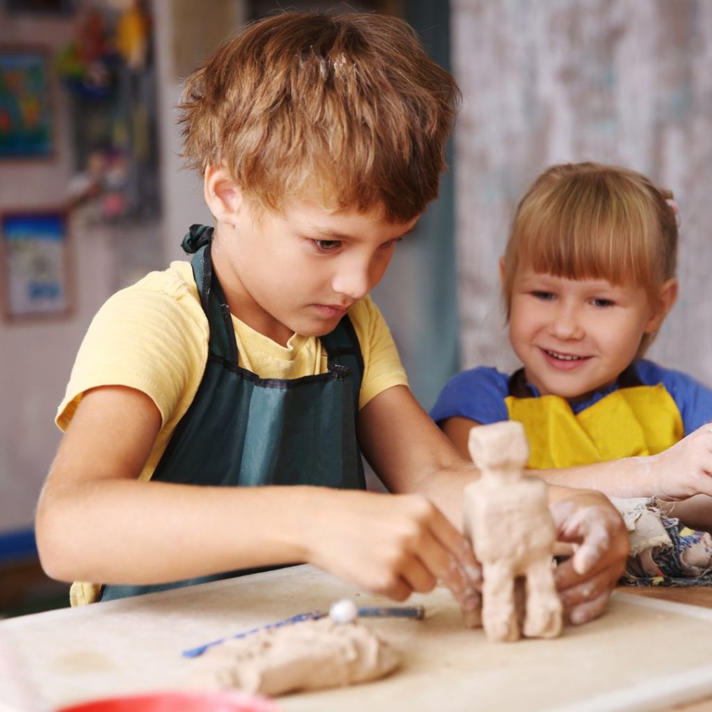 Explorando la Creatividad: Un Viaje Inspirador a Nuestro Taller de Arte